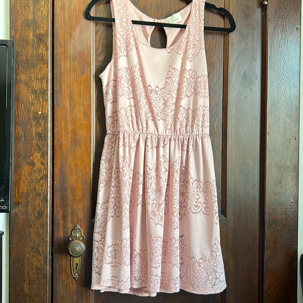 Elegant Pink Lace Mini Dress